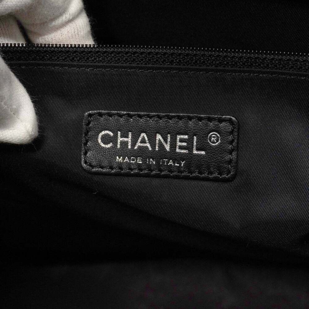 CHANEL Black Leather Tote Bag - Picture 5 of 10